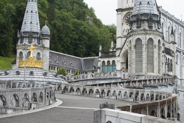 Yksityiskohta Basilica Virgin Lourdes Ranskassa — kuvapankkivalokuva