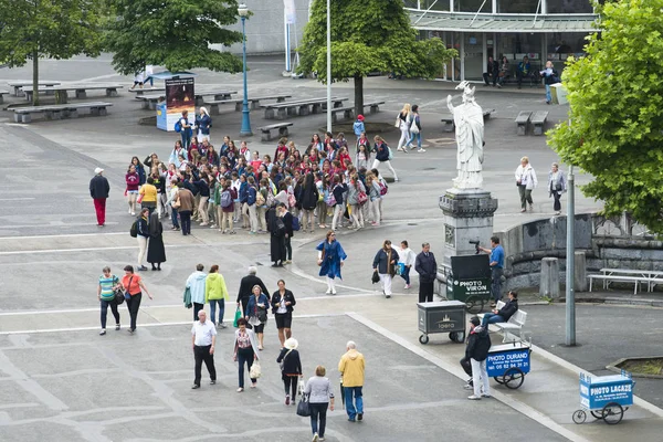 Lourdes Frankreich Juli 2016 Gesamtansicht Des Platzes Vor Dem Heiligtum — Stockfoto