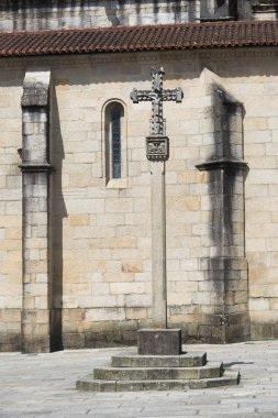 Antik Bina tarafından Hıristiyan çapraz ile eski ayağı