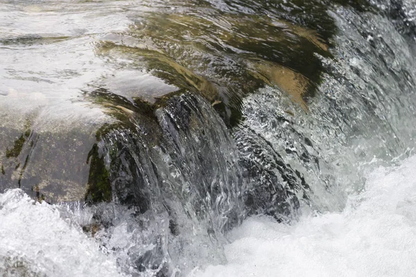 Movimento Colpo Acqua Che Cade Nel Torrente — Foto Stock