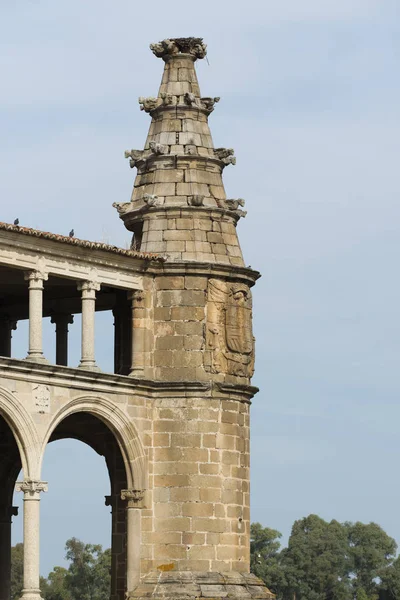 Старое Аутентичное Здание Мостом Башней — стоковое фото
