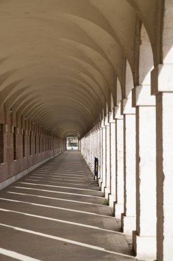 Aranjuez (İspanya kemerli Soportales)