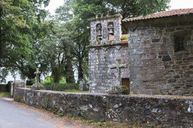 eski taş bina çanları