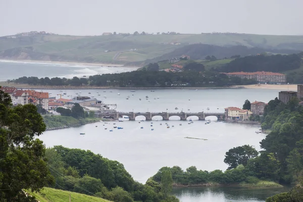 Vista Del Porto Cittadino Con Navi Ponte — Foto Stock