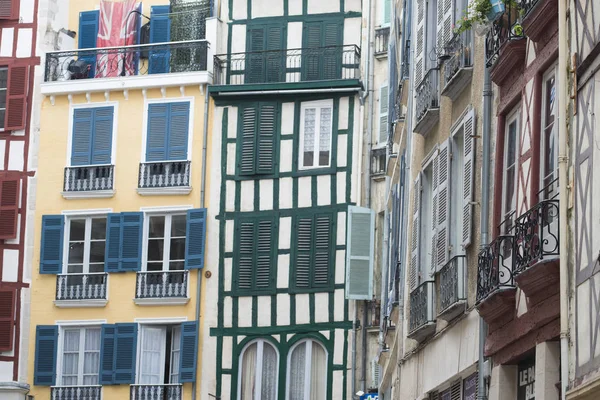 Renkli Otantik Binalar Cephe Görünümü — Stok fotoğraf