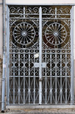 Bina üzerinde sahte kılavuzunun Önden Görünüm