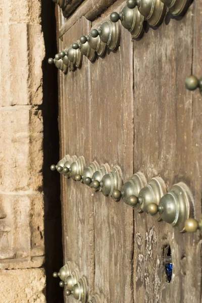 Vista Laterale Vecchie Porte Legno Con Dettagli Metallo — Foto Stock