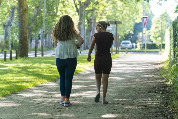 Pau France July 2016 Two Women Walk One Many Parks — Stock Photo, Image