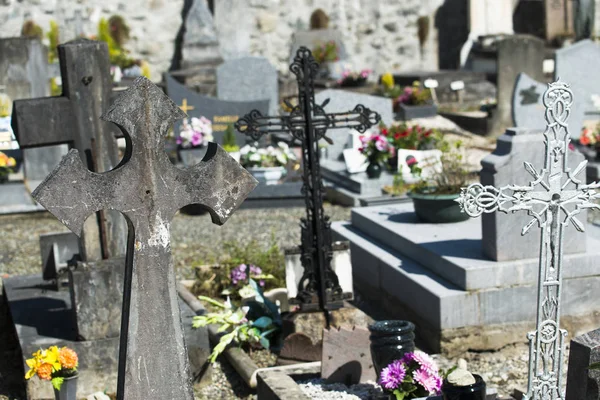 カウテレスの墓地で十字架 フランス — ストック写真