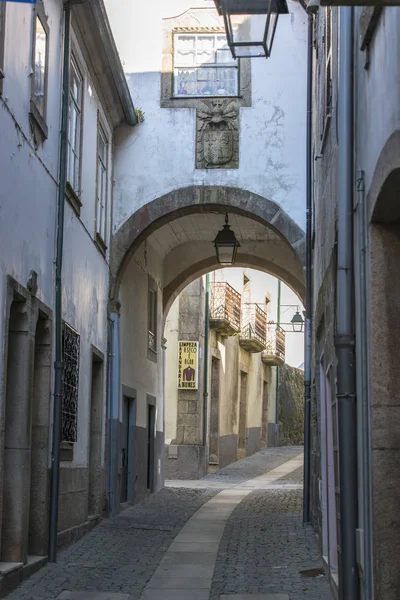 Monsao Portugal Abril 2017 Arco Uma Das Ruas Parte Antiga — Fotografia de Stock