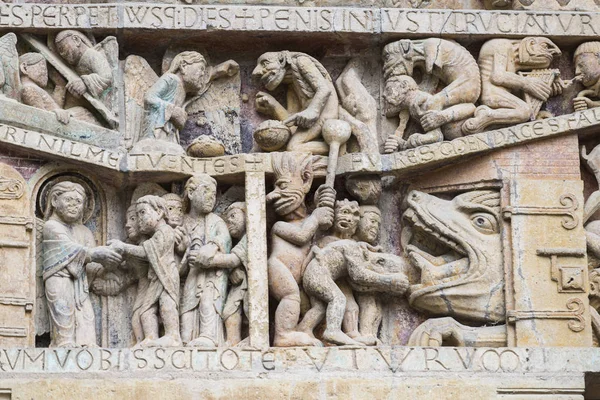 Detalhe Dos Relevos Pórtico Abadia Sainte Foy Conques França — Fotografia de Stock