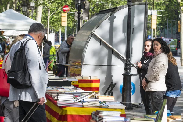 Barcelone Espagne Avril 2017 Des Stands Vente Livres Dans Rue — Photo