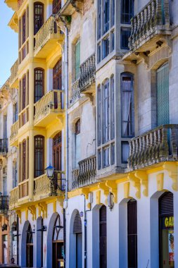 TORO, İspanya - Haziran 149, 2018: İspanya 'nın Kastilya y Len özerk bölgesinde Zamora iline bağlı Toro köyünün mimarisi.