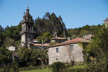 Cerdedo-Cotobade 'deki Santa Maria de Aguasantas (Pontevedra, İspanya) 18. yüzyılda, özellikle 1733 yılında inşa edilmiştir..