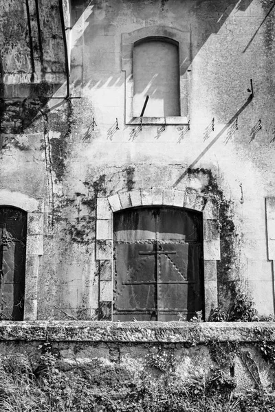 Pontevedra España Mayo 2018 Antiguo Transformador Eléctrico Abandonado Desordenado —  Fotos de Stock