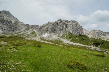 Avusturya'da güzel dağ manzarası