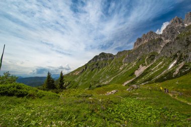 Avusturya'da güzel dağ manzarası