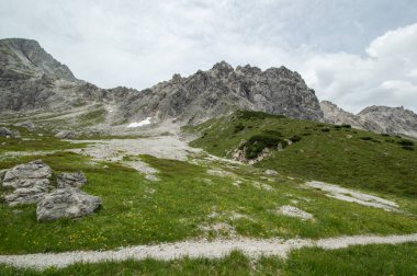 Avusturya'da güzel dağ manzarası