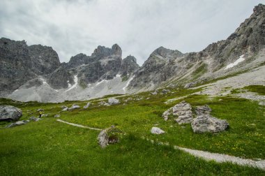 Avusturya'da güzel dağ manzarası