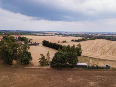 Kırsal alanda bir tarım alanlarının kahverengi toprak 