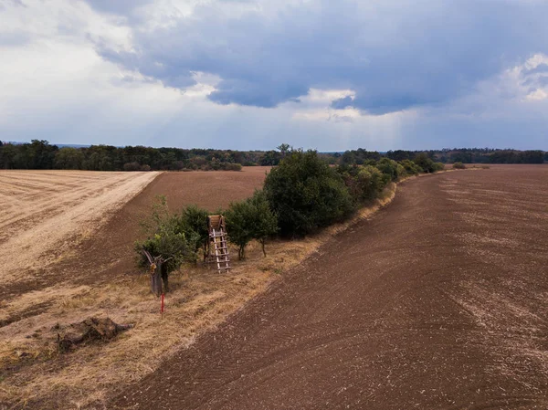 Kırsal alanda bir tarım alanlarının kahverengi toprak 