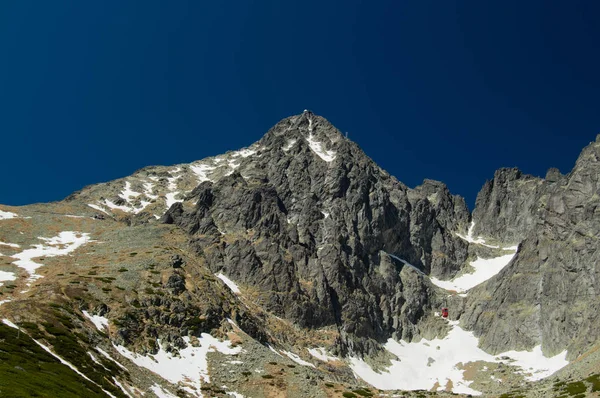 Vista Sol Iluminado Montanhas Rochosas Com Céu Azul — Fotografia de Stock