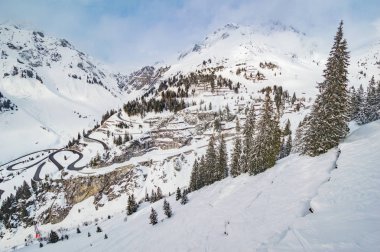 Avusturya Alplerinde kayak merkezi Kayak Arlberg