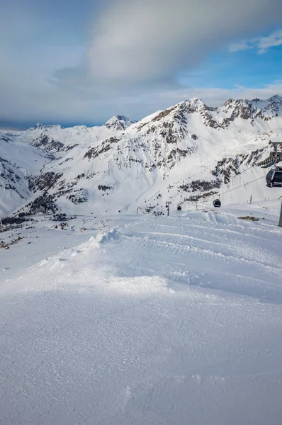 奥地利西部蒂罗尔阿尔卑斯山区的Patscherkofel山和滑雪区 — 图库照片