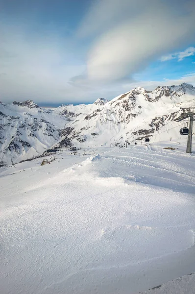 奥地利西部蒂罗尔阿尔卑斯山区的Patscherkofel山和滑雪区 — 图库照片