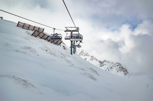 Kayak Merkezinde Kablo Araba Kayak Arlberg — Stok fotoğraf