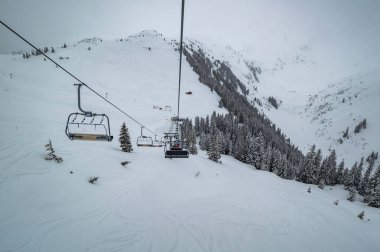 Sonnenkopf Dağı 'ndaki kablolu araba.