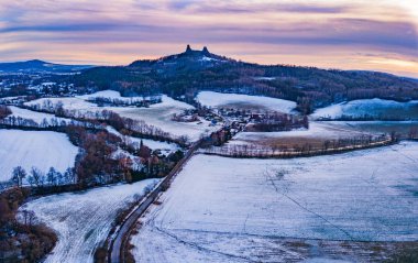 Bohem cennette Trosky Kalesi