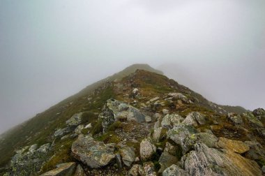 Akciğerli Kalkspitze 'de bulutlu bir gün