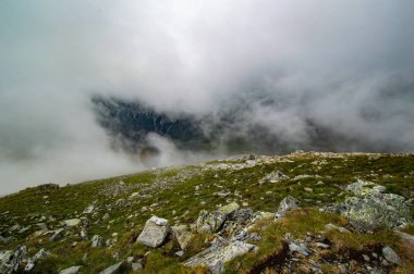 Akciğerli Kalkspitze 'de bulutlu bir gün