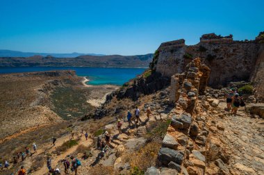 Girit Adası yakınlarındaki Gramvoussa Adası 'ndaki Gramvoussa Kalesi