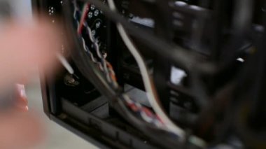 Yüksek basınç PC kişisel bilgisayar kasa durum el closeup içinde temizlik