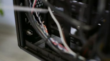 Yüksek basınç PC kişisel bilgisayar kasa durum el closeup içinde temizlik