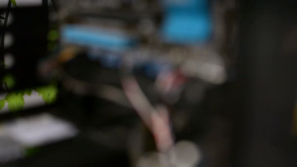 Support de mise au point de l'ordinateur personnel PC à l'intérieur avec circuit de carte mère en gros plan 