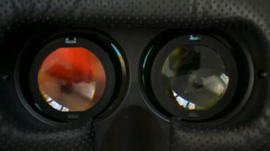 Oyun Vr sanal gerçeklik gözlüklerin içinde vınlamak içinde 3d 360 film izlerken