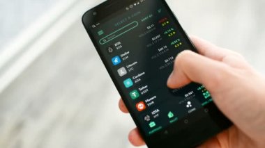 Birçok farklı cryptocurrencies altcoins cep telefonu kripto App tarama
