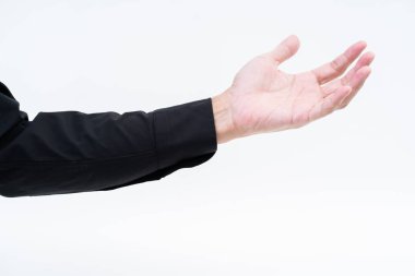 Beyaz arka plan üzerinde siyah gömlek ile Asyalı adam el