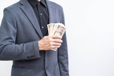 On bin Yen banknotu ile tanınmayan işadamı