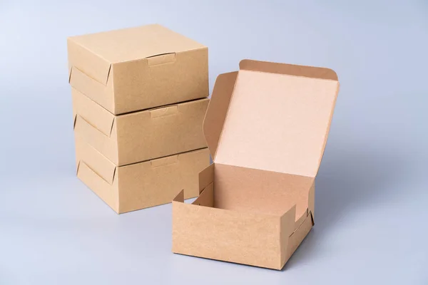 Braune Papierschachtel Für Lebensmittelverpackungen Karton Auf Grauem Hintergrund — Stockfoto