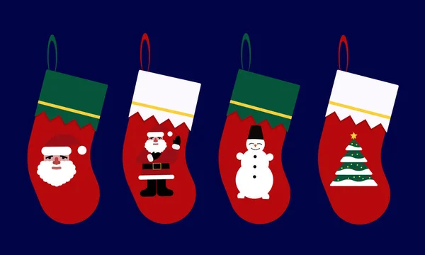 Claus, noel ağacı, arka planda kardan adam ile noel çorap seti