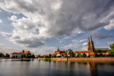 Wroclaw ve Oder görünümünü akşam
