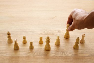 Satranç görüntüsü. İş, rekabet, strateji, liderlik ve başarı kavramı