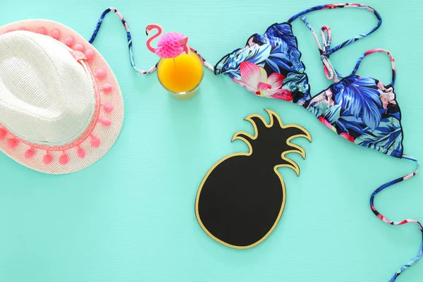 Vista Superior Del Bikini Traje Baño Femenino Moda Sombrero Fedora — Foto de Stock