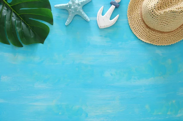 Görüntü deniz yaşam tarzı nesnelerle seyahat tatil tropikal ve yaz. Üstten görünüm