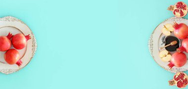 Rosh hashanah (Yahudi Yeni Yıl Tatili) konsepti. Nar radyasyon sembolü