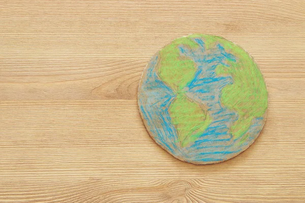 üstten görünüm görüntüsünü dünya dünya üzerinde ahşap masa